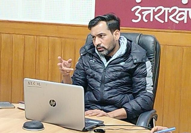 उत्तराखंडी प्रवासियों द्वारा गोद लिए गए गांवों का सर्वे कर एक सप्ताह में डीपीआर प्रस्तुत करें -: डीएम