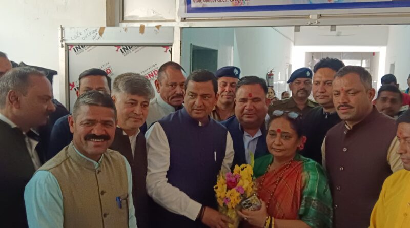 गढ़वाल सांसद ने किया कोटद्वार अस्पताल का निरीक्षण। डॉक्टरों ने की अस्पताल सुधारीकरण की मांग