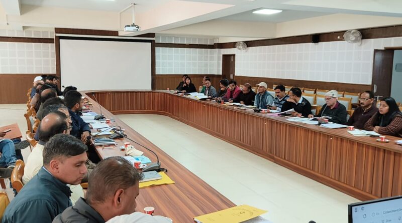 समान नागरिक संहिता पोर्टल पर शादीशुदा कार्मिकों के पंजीकरण की धीमी गति को लेकर जिलाधिकारी नाराज। किसी को चेतावनी तो किसी का मार्च माह का वेतन रोका